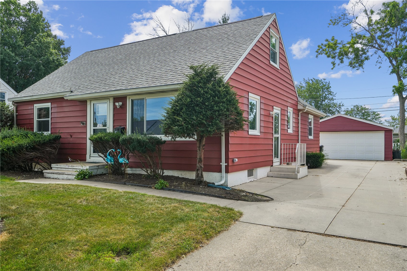 1605 48th Street NE Cedar Rapids IA 52402
