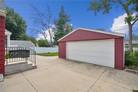 1605 48th Street NE Cedar Rapids IA 52402