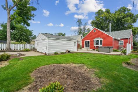 1605 48th Street NE Cedar Rapids IA 52402