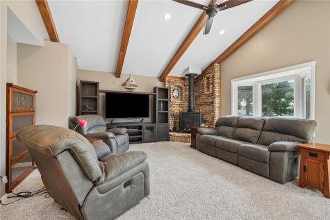 1605 48th Street NE Cedar Rapids IA 52402