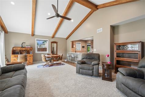 1605 48th Street NE Cedar Rapids IA 52402