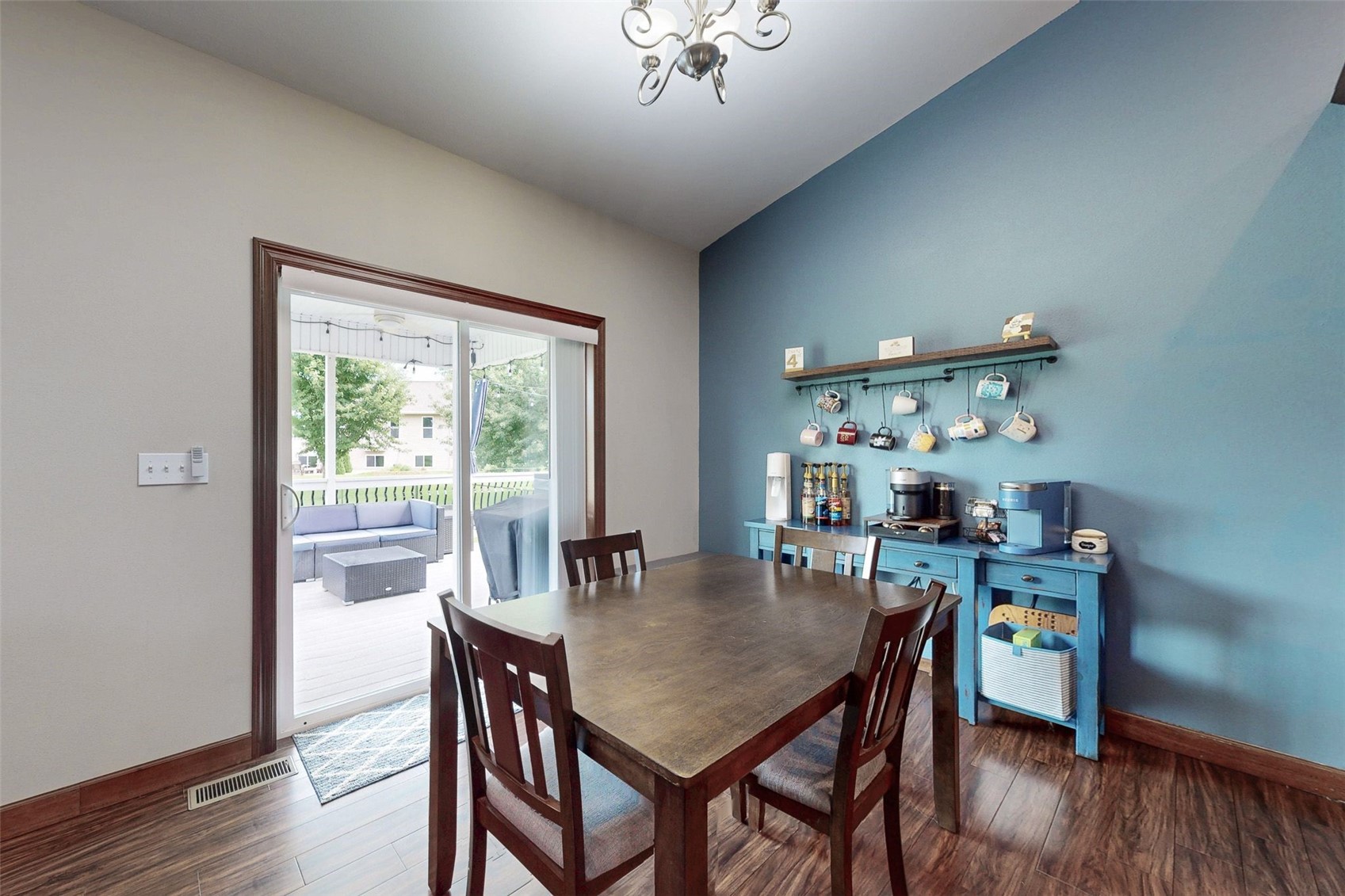 716 Tiburan Lane NE Cedar Rapids IA 52402