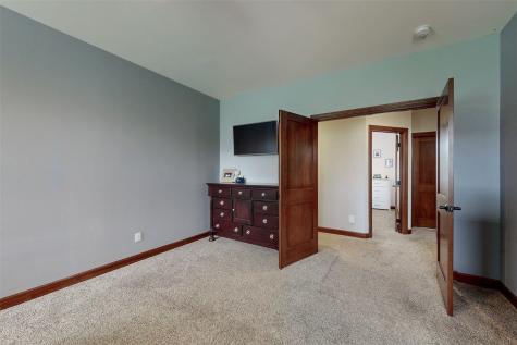 716 Tiburan Lane NE Cedar Rapids IA 52402