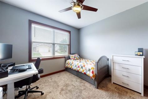 716 Tiburan Lane NE Cedar Rapids IA 52402
