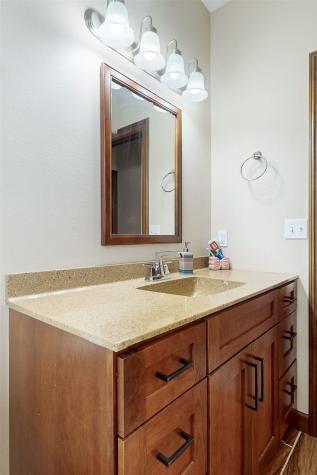 716 Tiburan Lane NE Cedar Rapids IA 52402