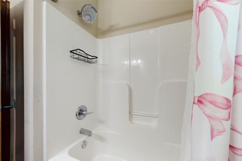 716 Tiburan Lane NE Cedar Rapids IA 52402