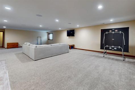 716 Tiburan Lane NE Cedar Rapids IA 52402