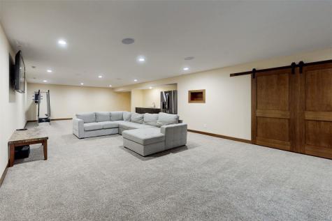 716 Tiburan Lane NE Cedar Rapids IA 52402