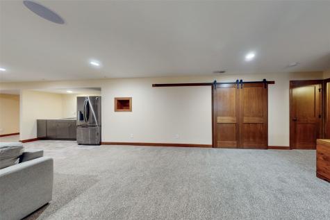 716 Tiburan Lane NE Cedar Rapids IA 52402