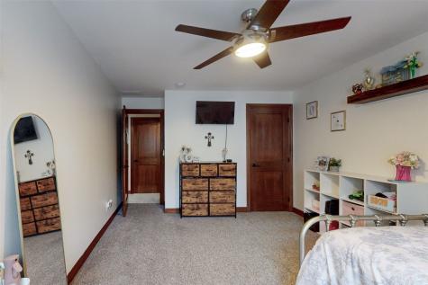 716 Tiburan Lane NE Cedar Rapids IA 52402