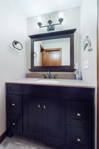 716 Tiburan Lane NE Cedar Rapids IA 52402