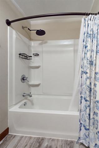 716 Tiburan Lane NE Cedar Rapids IA 52402