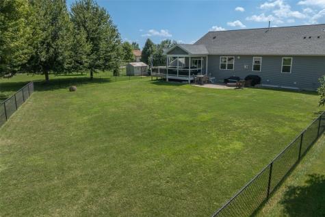 716 Tiburan Lane NE Cedar Rapids IA 52402