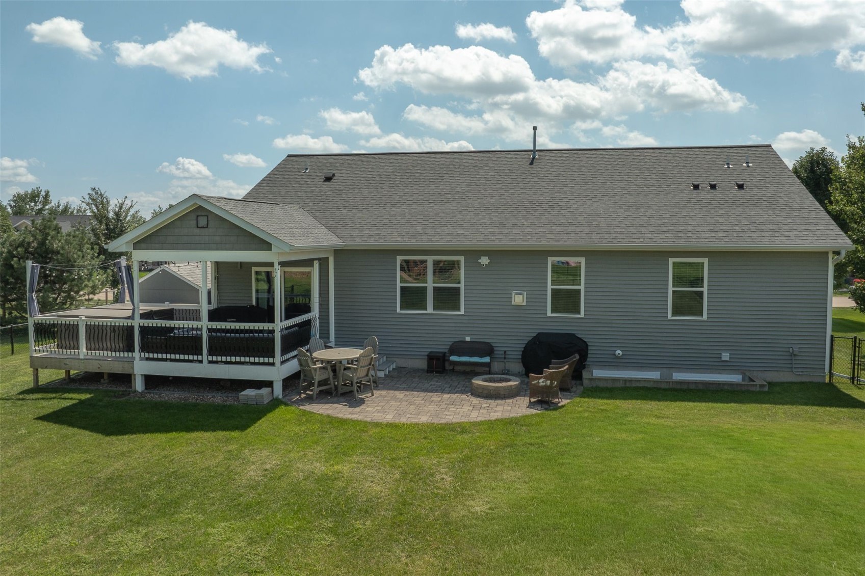 716 Tiburan Lane NE Cedar Rapids IA 52402