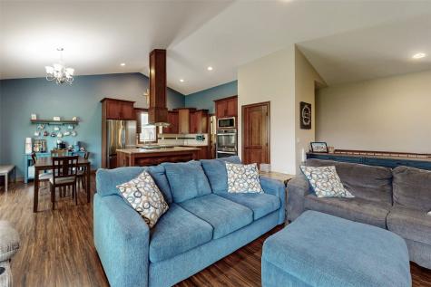 716 Tiburan Lane NE Cedar Rapids IA 52402