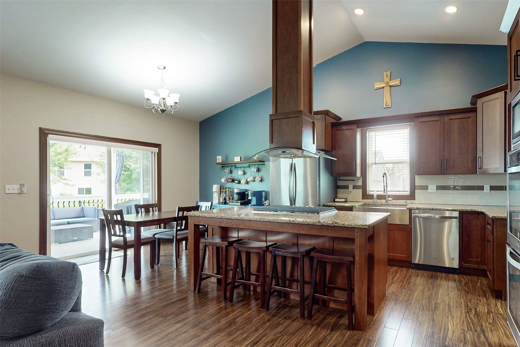 716 Tiburan Lane NE Cedar Rapids IA 52402