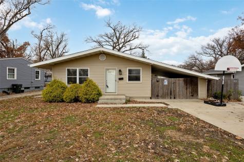 1341 Memorial Drive SE Cedar Rapids IA 52403