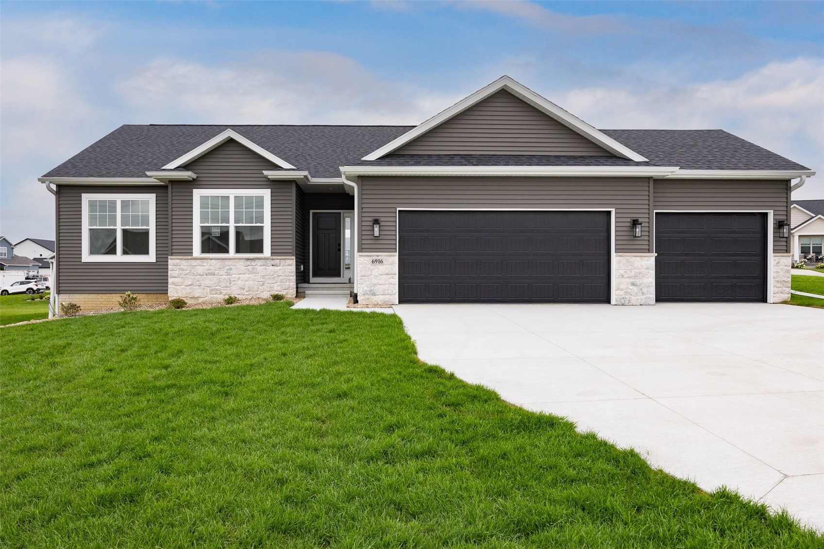 6916 Rock Wood Drive SW Cedar Rapids IA 52404