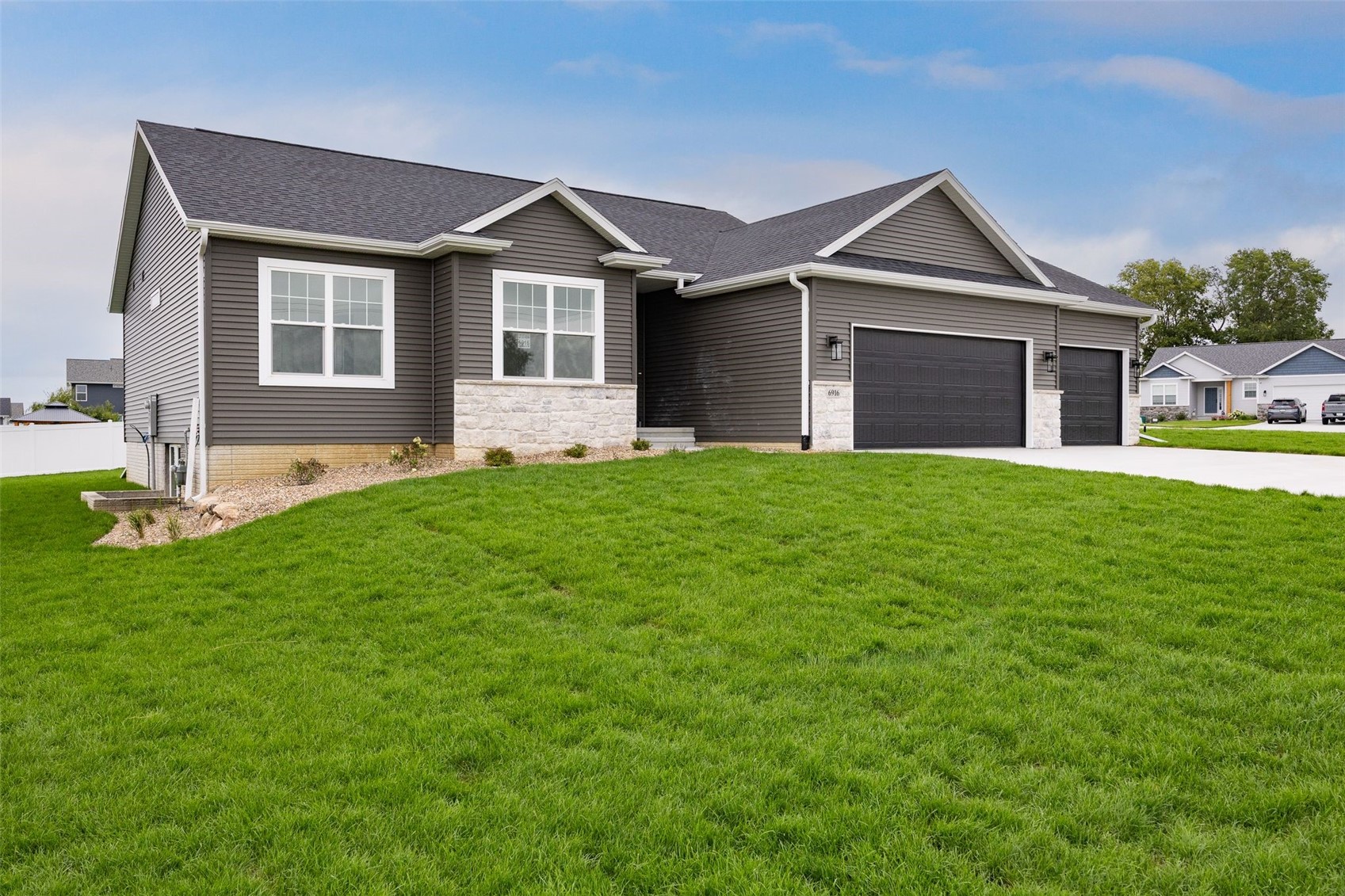 6916 Rock Wood Drive SW Cedar Rapids IA 52404