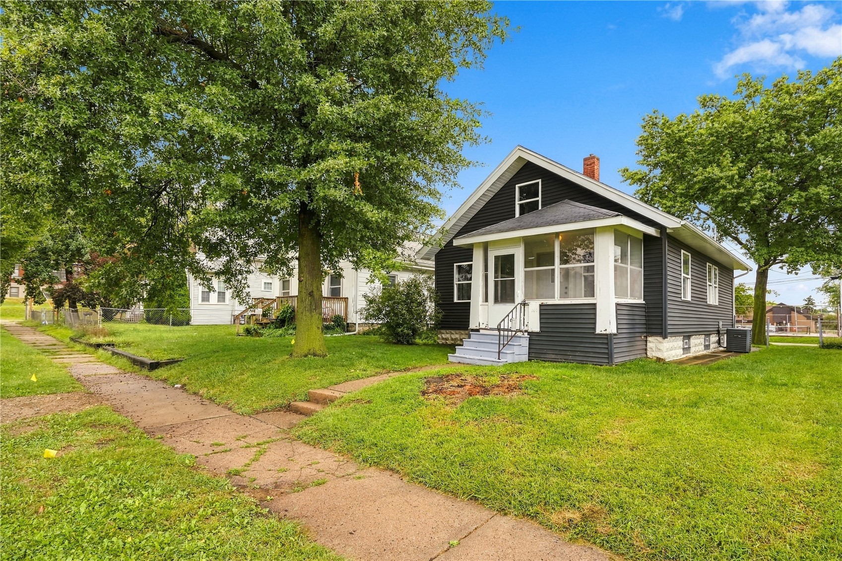 1144 C Avenue NW Cedar Rapids IA 52405