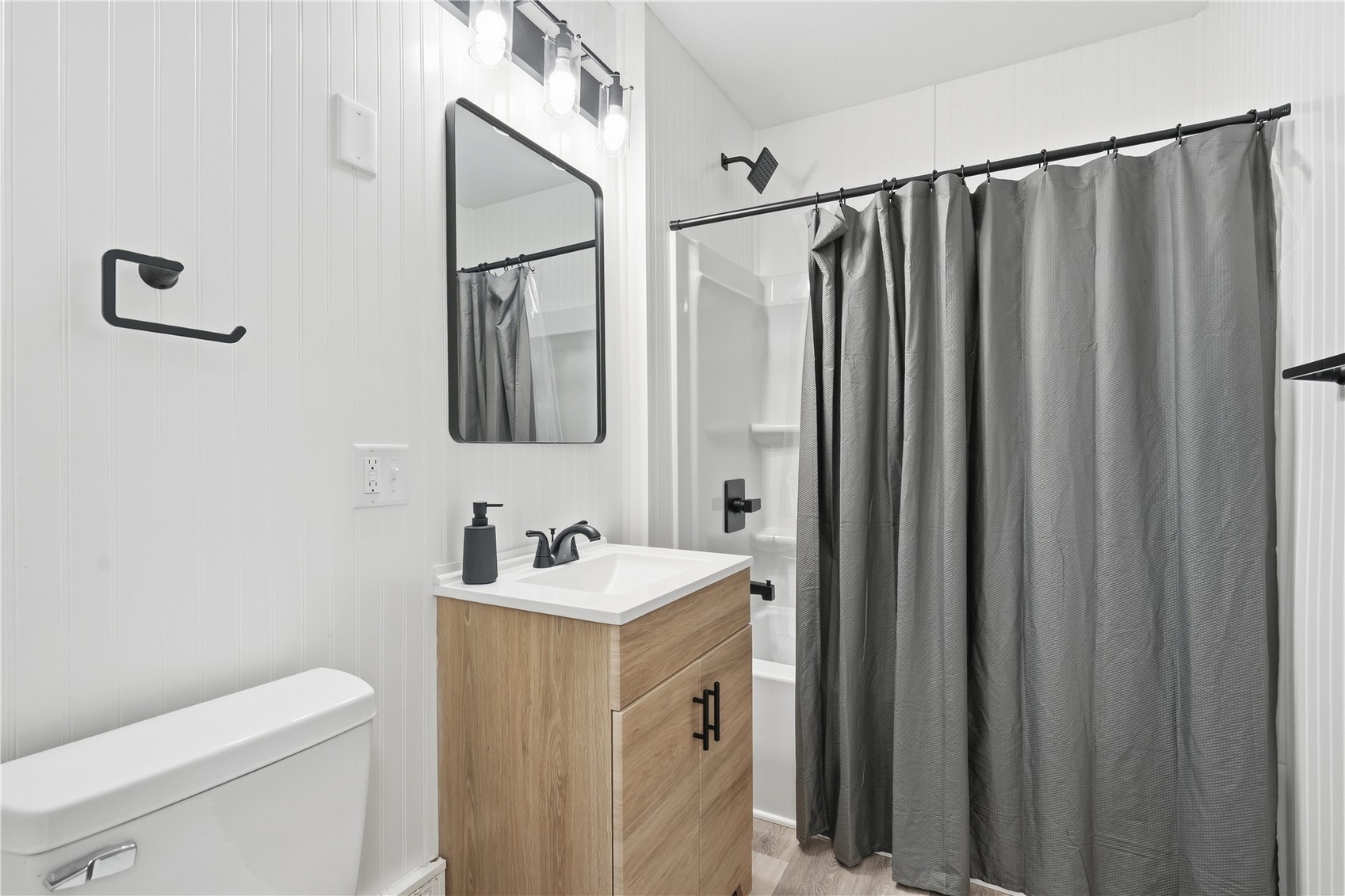 1144 C Avenue NW Cedar Rapids IA 52405