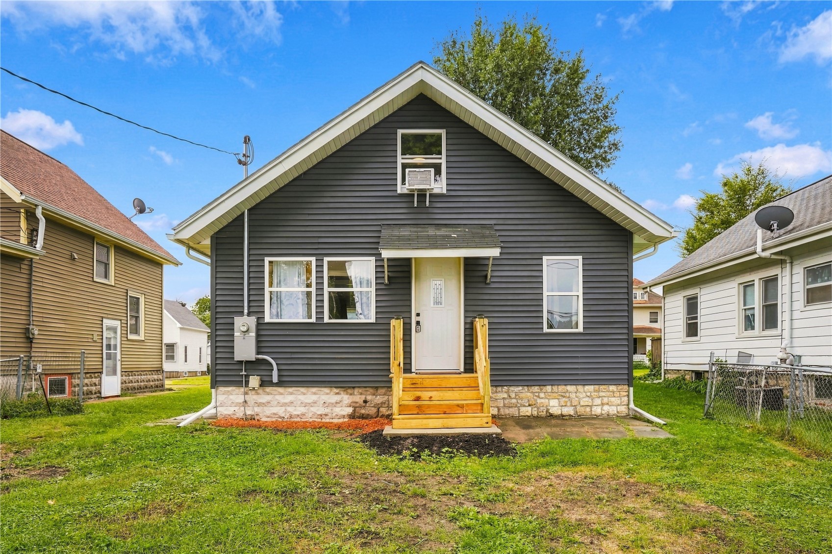 1144 C Avenue NW Cedar Rapids IA 52405