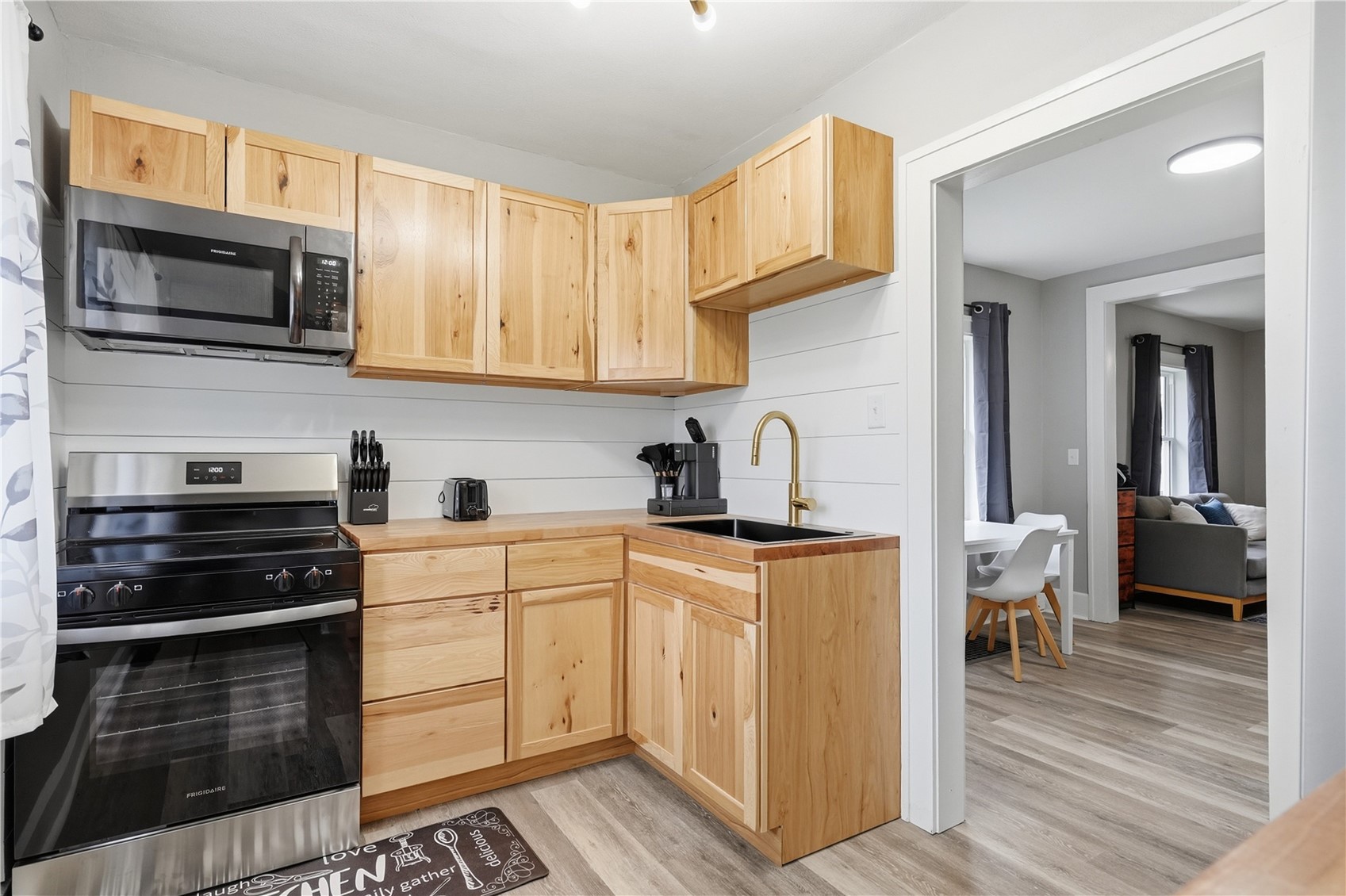 1144 C Avenue NW Cedar Rapids IA 52405