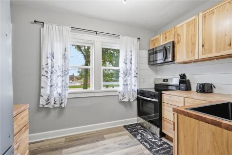 1144 C Avenue NW Cedar Rapids IA 52405
