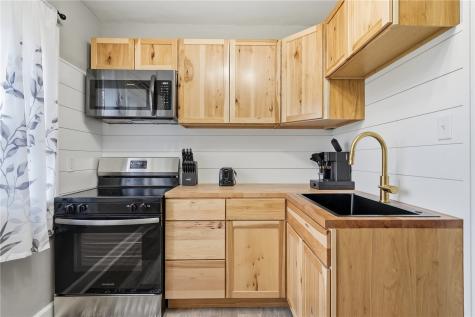 1144 C Avenue NW Cedar Rapids IA 52405