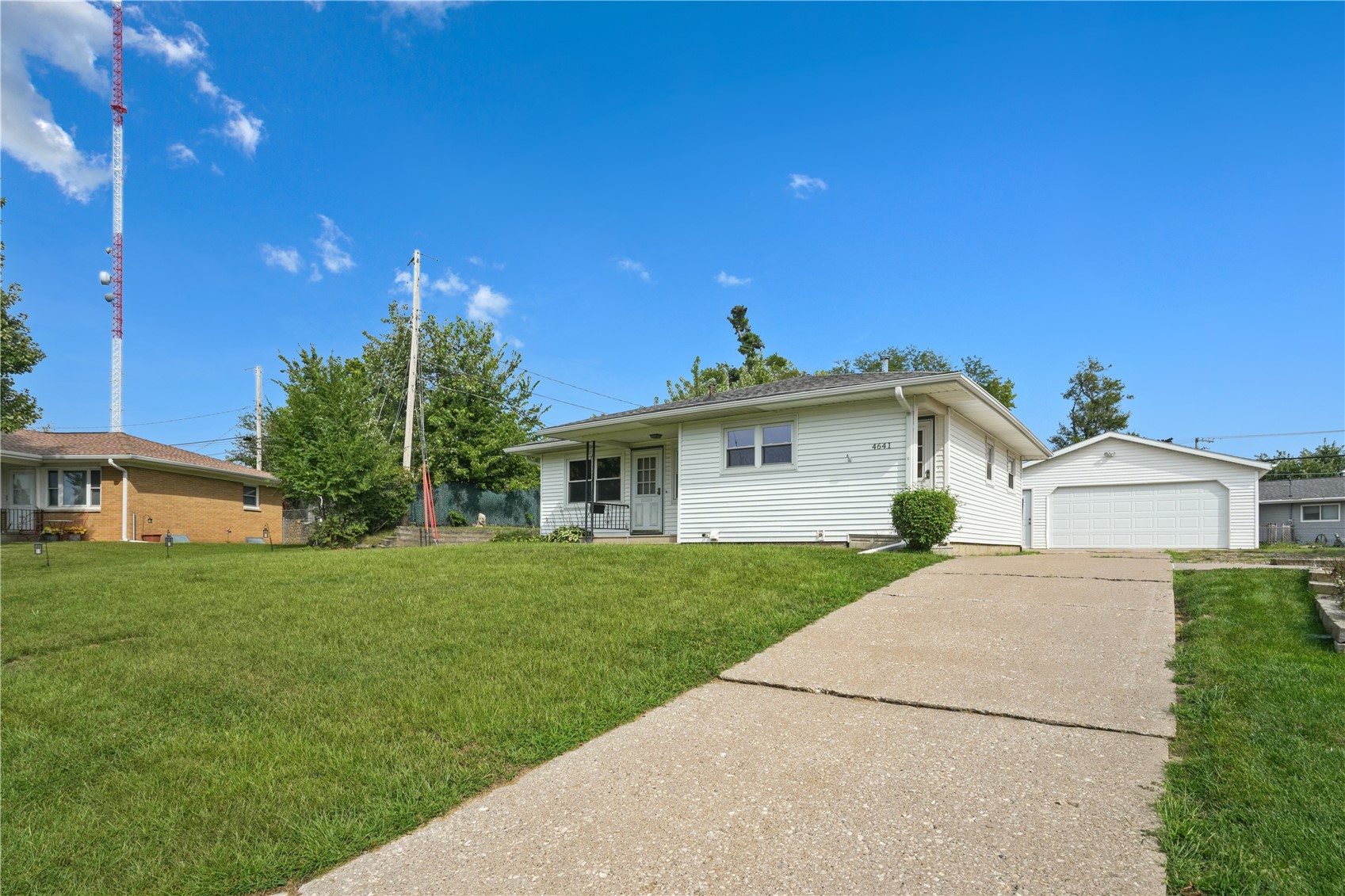 Cedar Rapids IA, 4641 Danbury Street NE