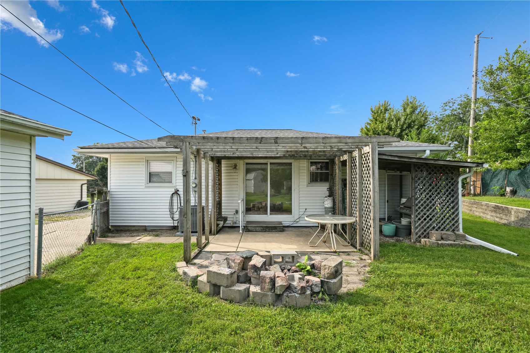 4641 Danbury Street NE Cedar Rapids IA 52402
