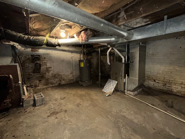 3011 Black Hawk Avenue Oxford IA 52322