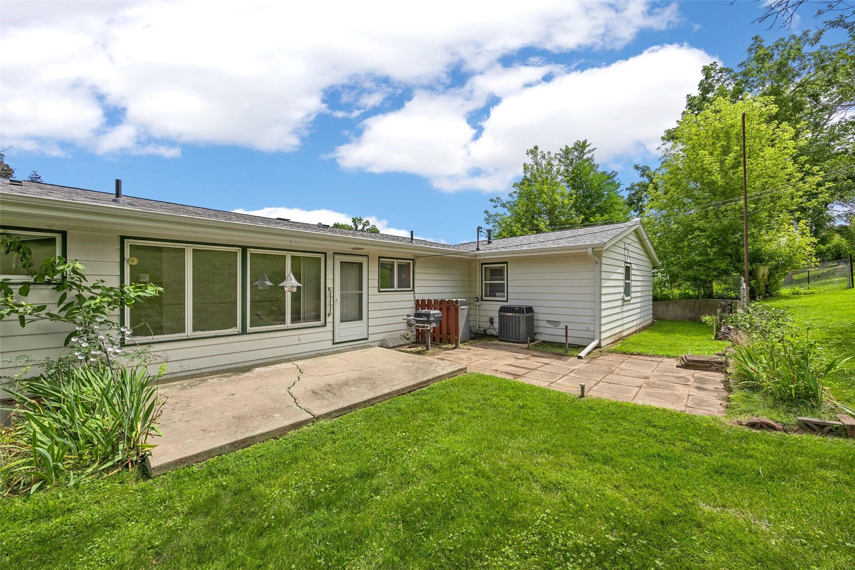 3813 Tomahawk Trail SE Cedar Rapids IA 52403