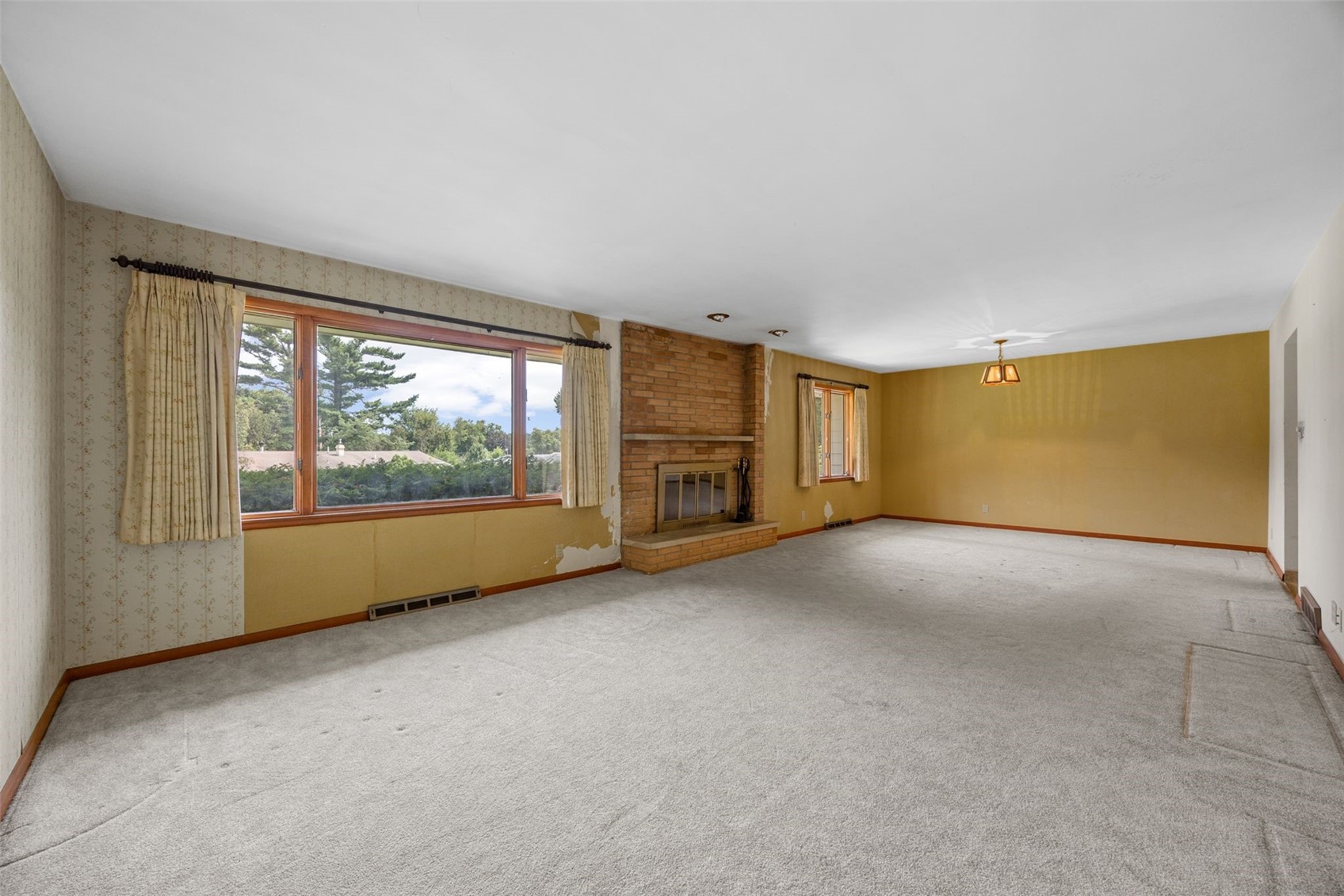 3813 Tomahawk Trail SE Cedar Rapids IA 52403