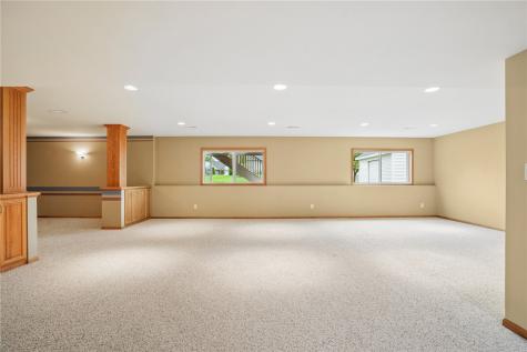 403 Wildflower Drive Fairfax IA 52228
