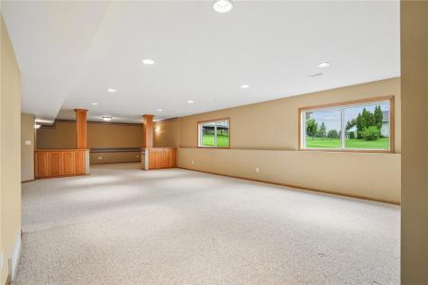 403 Wildflower Drive Fairfax IA 52228
