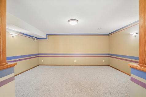 403 Wildflower Drive Fairfax IA 52228