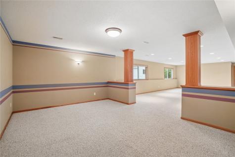 403 Wildflower Drive Fairfax IA 52228