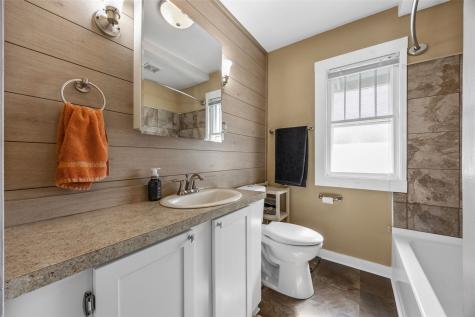 1062 G Avenue NW Cedar Rapids IA 52405