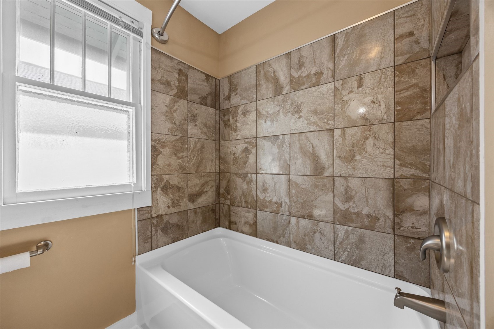 1062 G Avenue NW Cedar Rapids IA 52405
