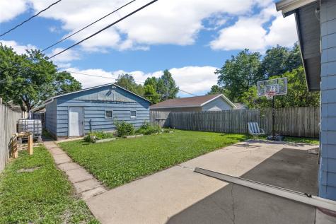 1062 G Avenue NW Cedar Rapids IA 52405