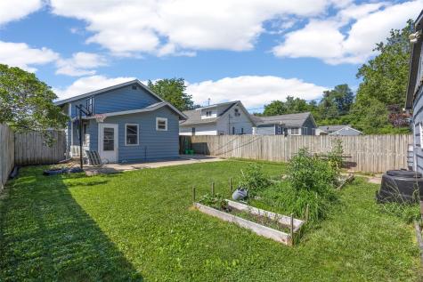 1062 G Avenue NW Cedar Rapids IA 52405