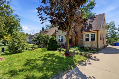 1017 26TH Street SE Cedar Rapids IA 52403