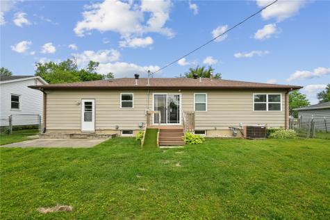 2713 Evelyn Drive SW Cedar Rapids IA 52404
