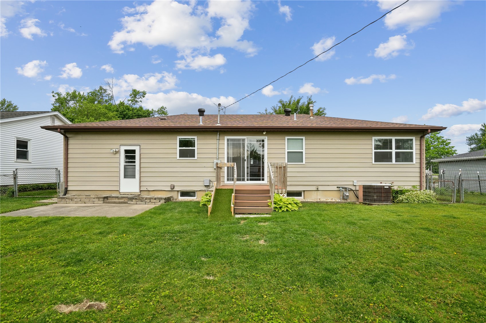 2713 Evelyn Drive SW Cedar Rapids IA 52404
