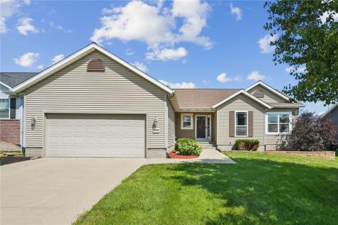 2114 Radcliffe Drive SW Cedar Rapids IA 52404