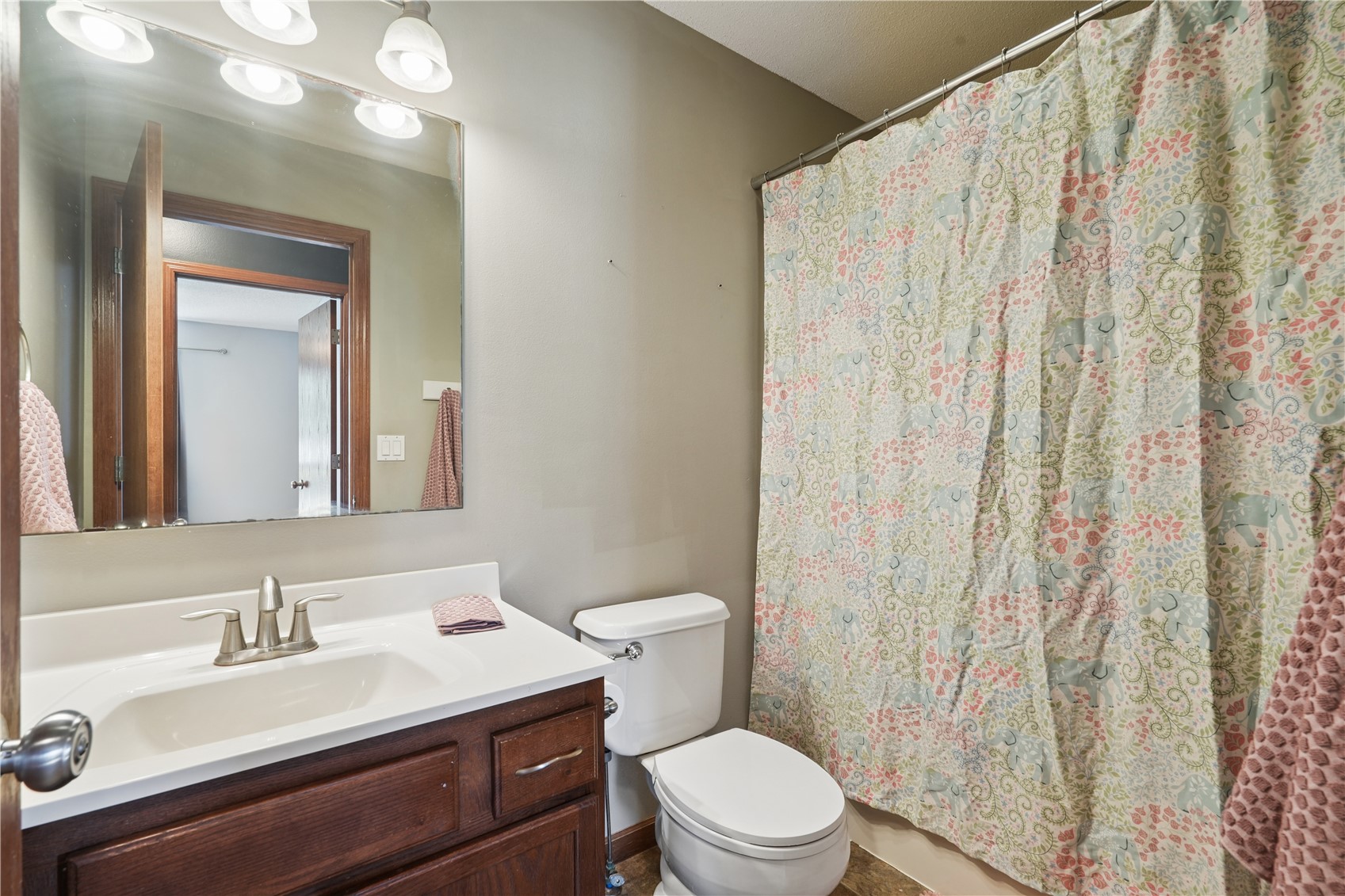 2114 Radcliffe Drive SW Cedar Rapids IA 52404