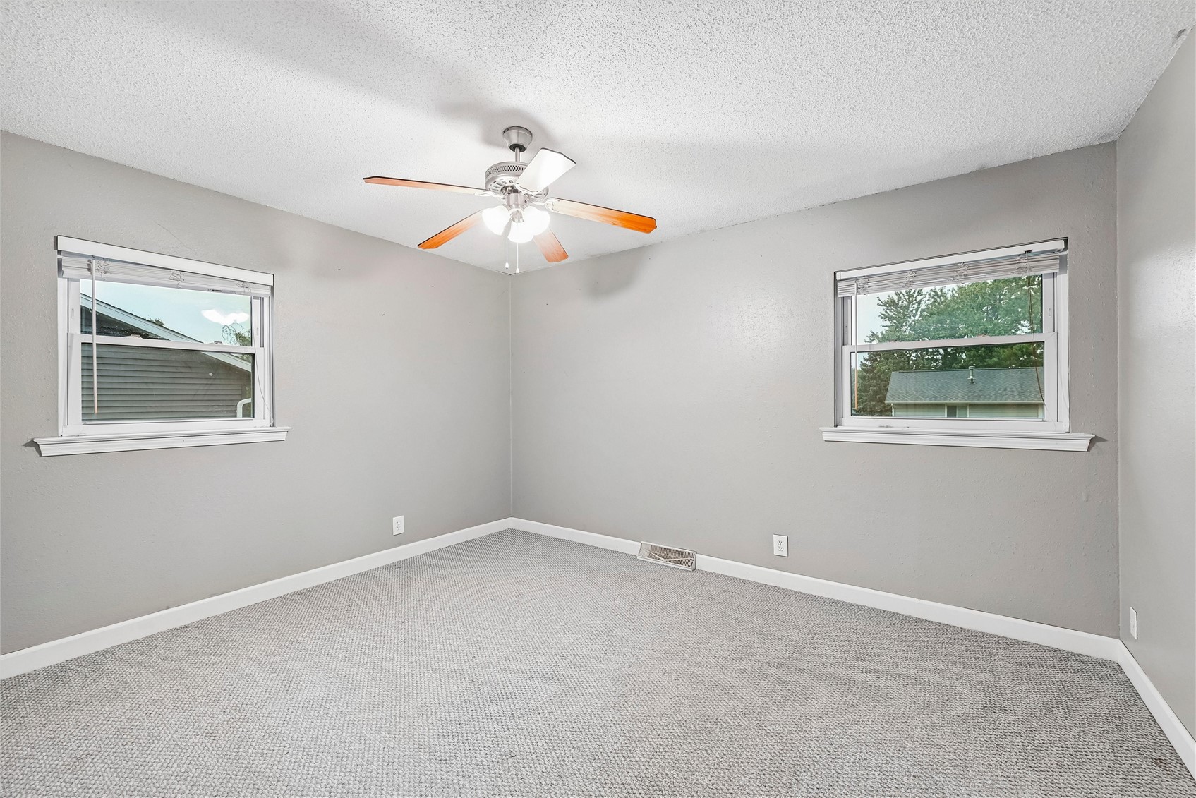 6507 Medford Lane NE Cedar Rapids IA 52402