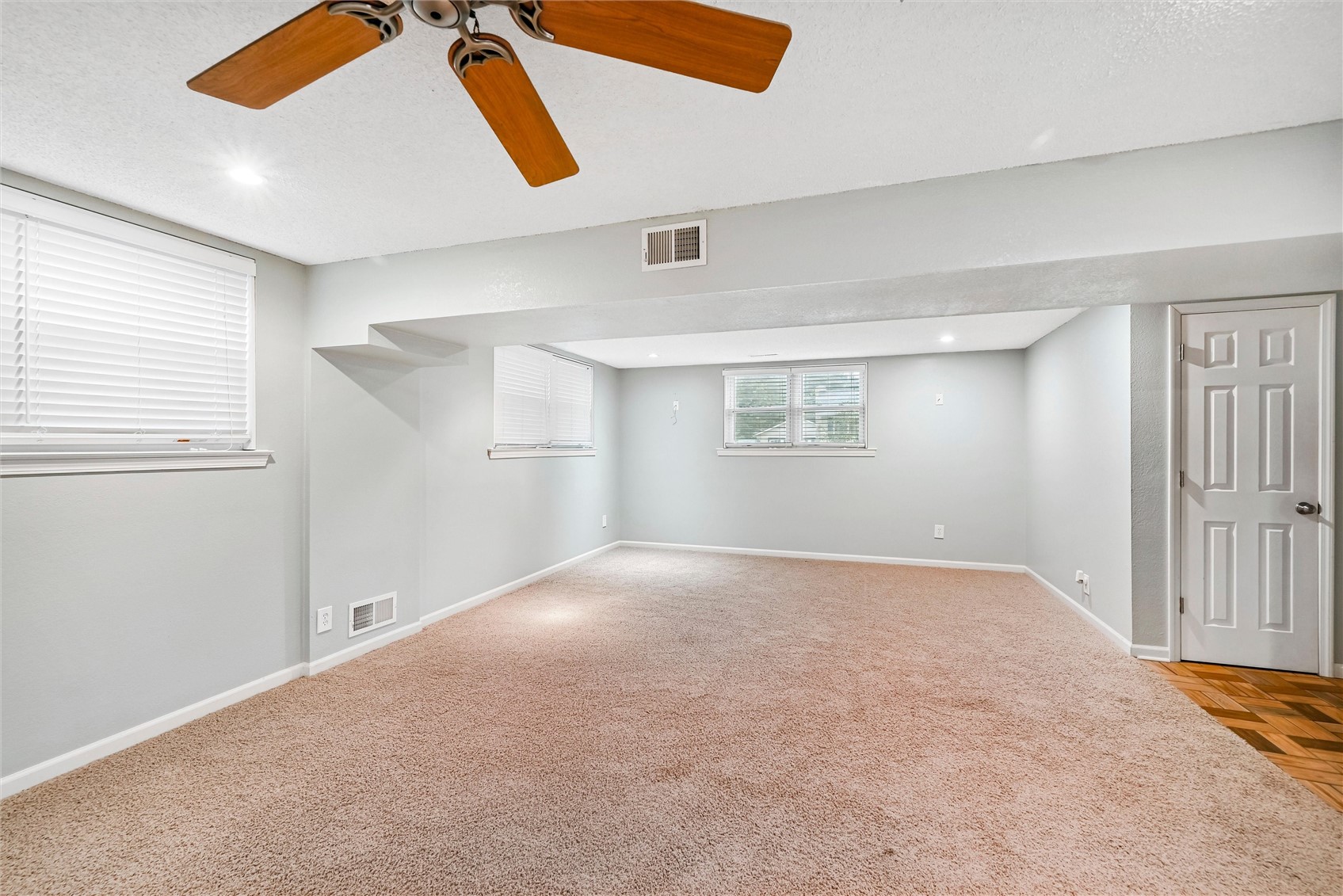 6507 Medford Lane NE Cedar Rapids IA 52402