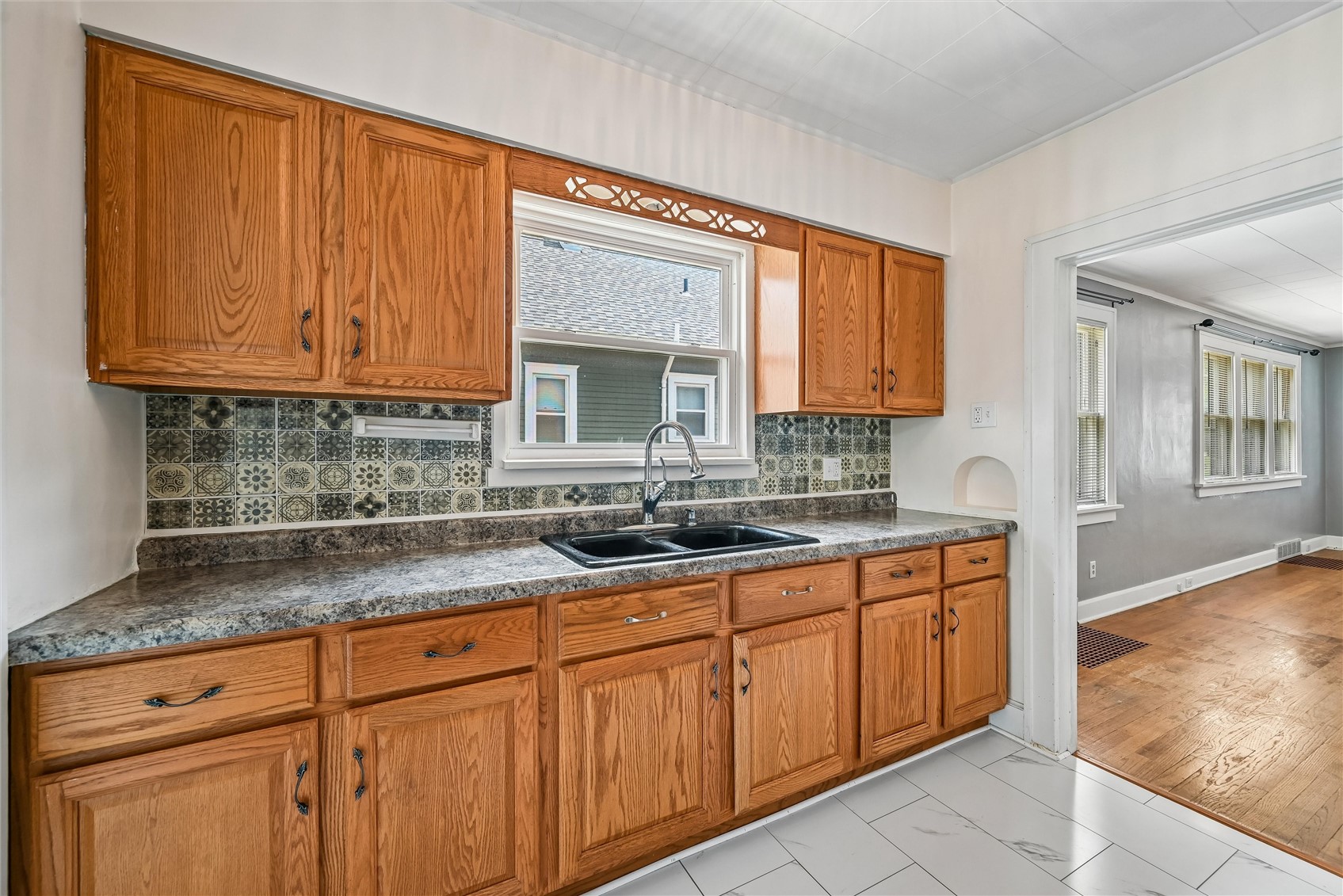 416 34th Street NE Cedar Rapids IA 52402